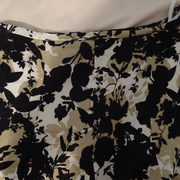 womens size 3 Reitmans skirt patterned never worn - Picture 4 of 6